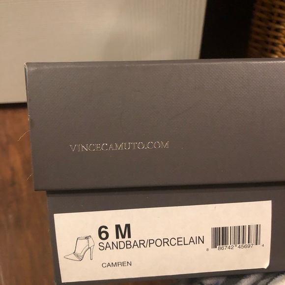 VINCE CAMUTO 💫 Strappy Heel 👠 - Picture 7 of 7